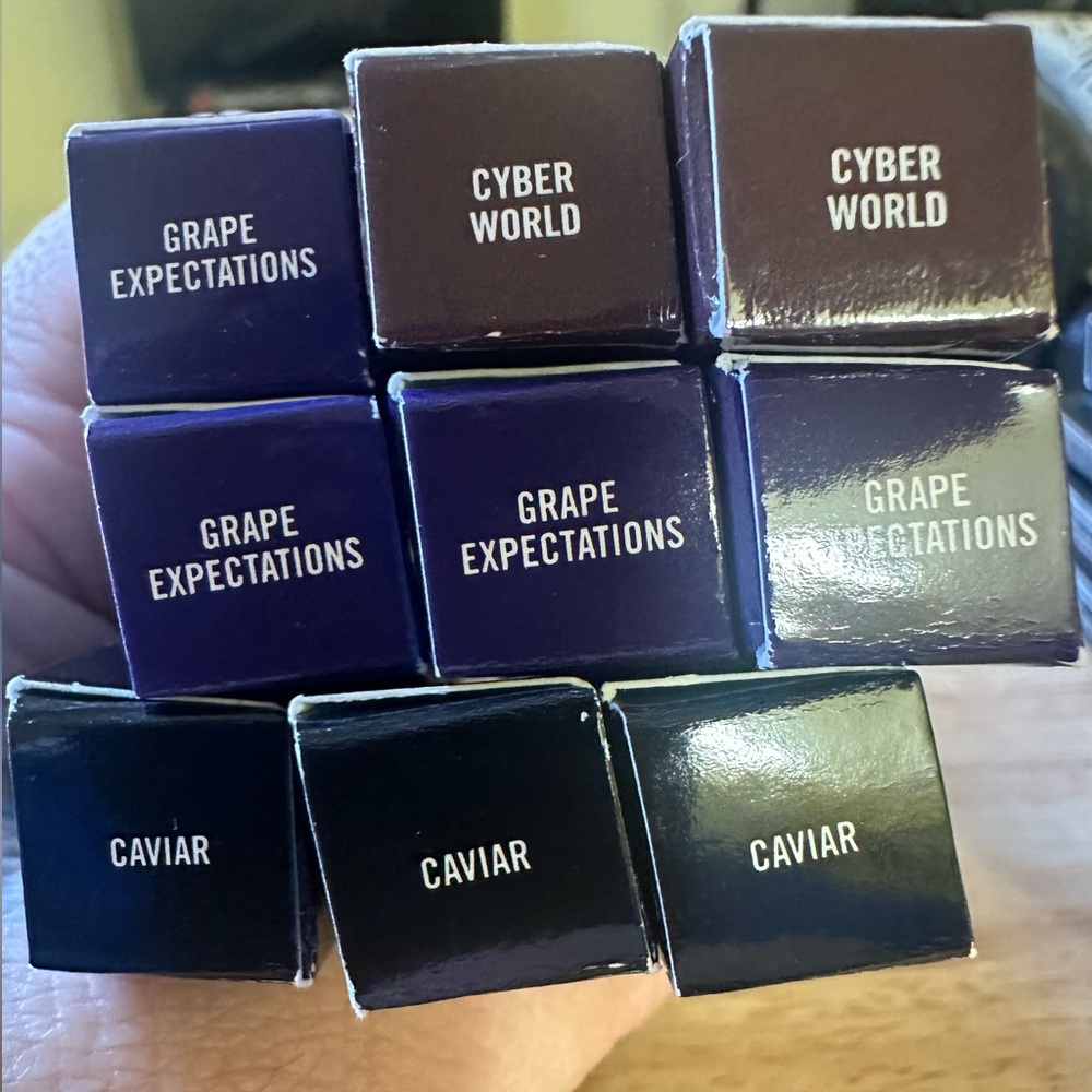 LAST βοΈ CAVIAR a MAC LIP LINER. RETAIL $25. **NEW IN BOX. - Picture 12 of 13